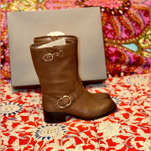 🔥NWT: Vince Camuto Brown Leather Boots - Picture 3 of 11